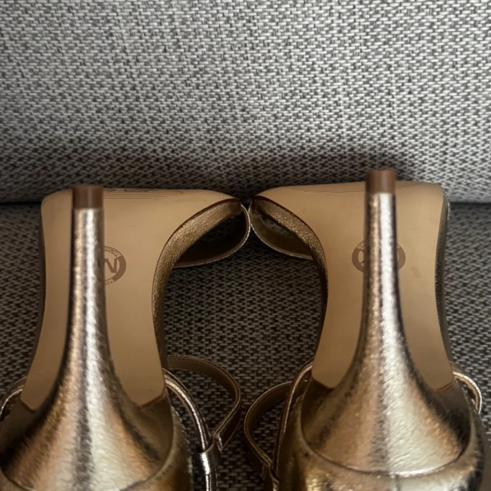 Michael Kors Simone Mid Sandal Pale Gold Shoes Size 8 - Picture 9 of 10